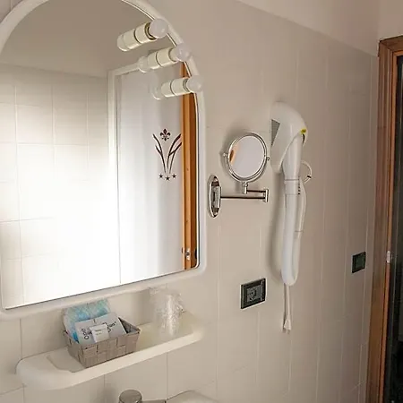 Apartment La Food & Drink For Rent - No Reception -