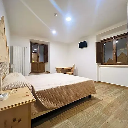 La Food & Drink For Rent - No Reception - *